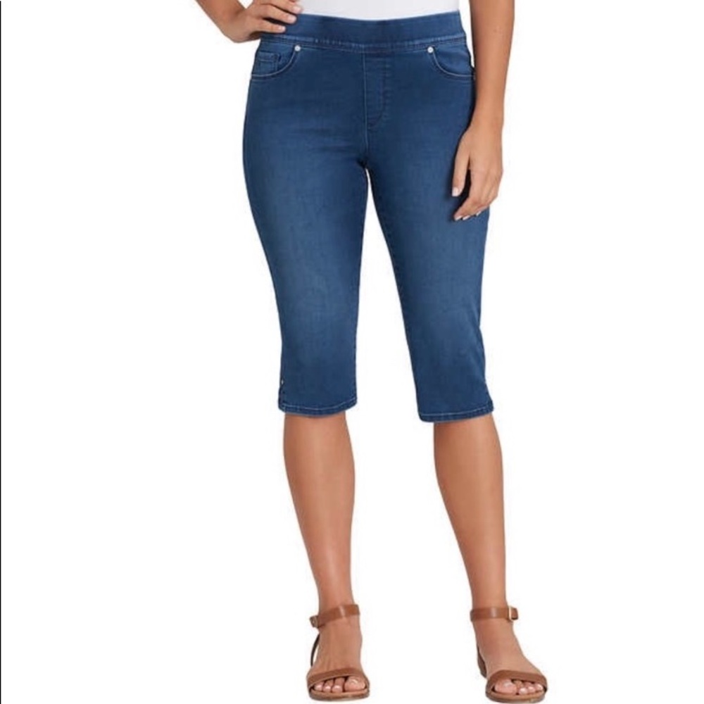 Gloria Vanderbilt Capris never worn